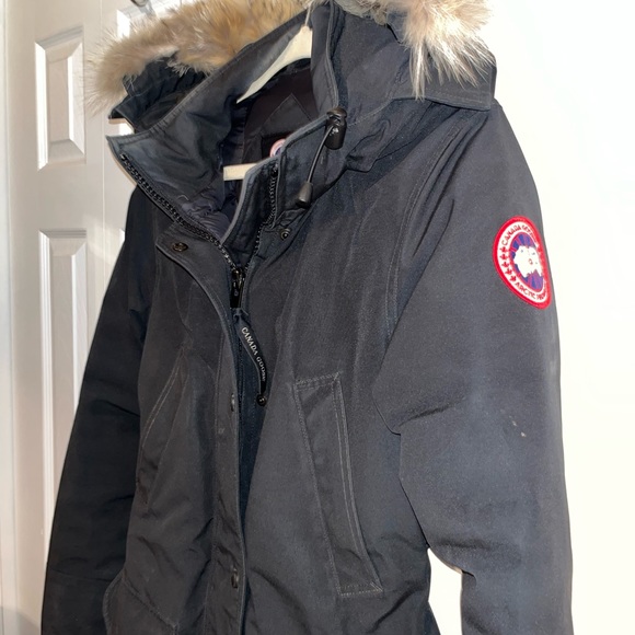 Authentic Womens Canada Goose Jacket - Picture 3 of 7